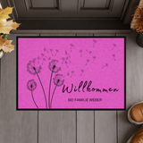 Personalisierte Fußmatte mit Namen – Willkommen bei Familie – Pusteblume Türmatte mit Gummirand
