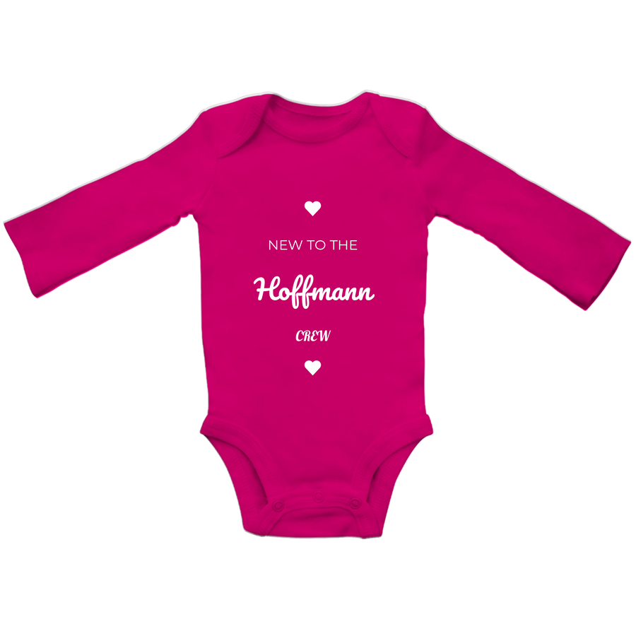 Personalisierter Baby Body „New to the Crew“ – Wunschname Baby Strampler, Neugeborenen Outfit, Baby Geschenk zur Geburt & Babyparty