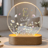 Personalisiertes Herz LED Nachtlicht – Acryl Lampe mit Wunschnamen, floralem Design & Holzsockel